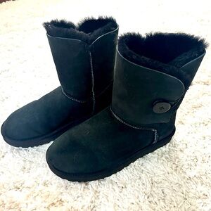 UGG boots women’s size 9